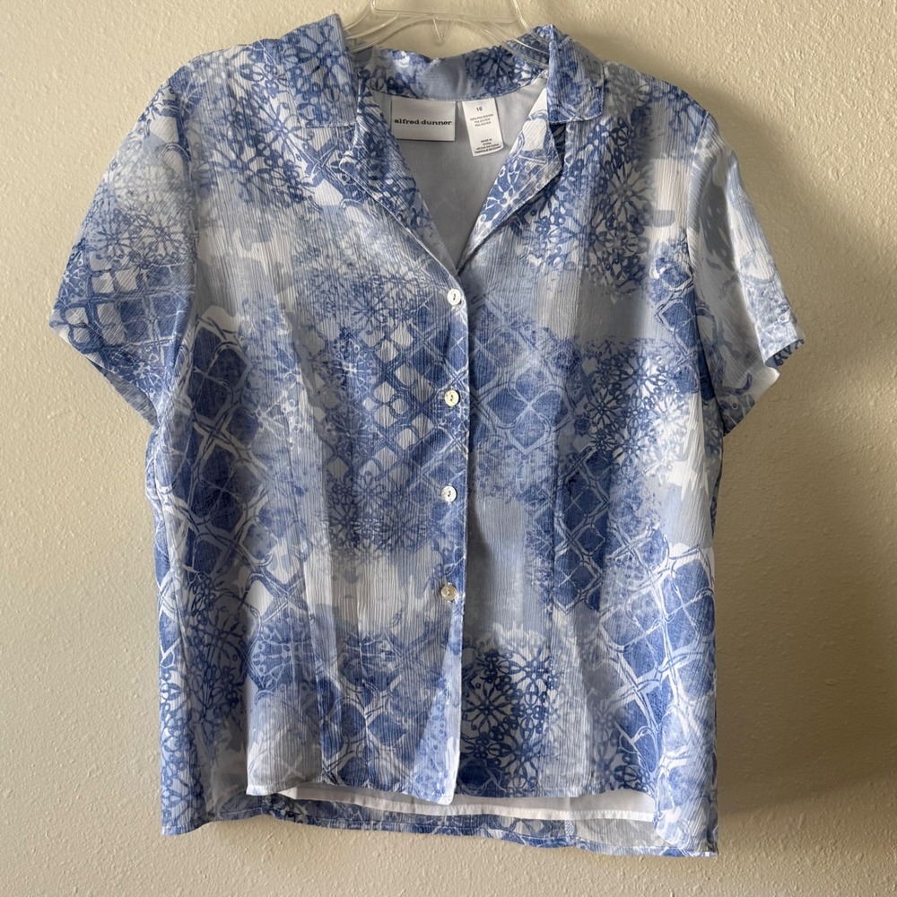 Alfred Dunner Blue White Abstract Geometric Short Sleeve Button Down Blouse 10